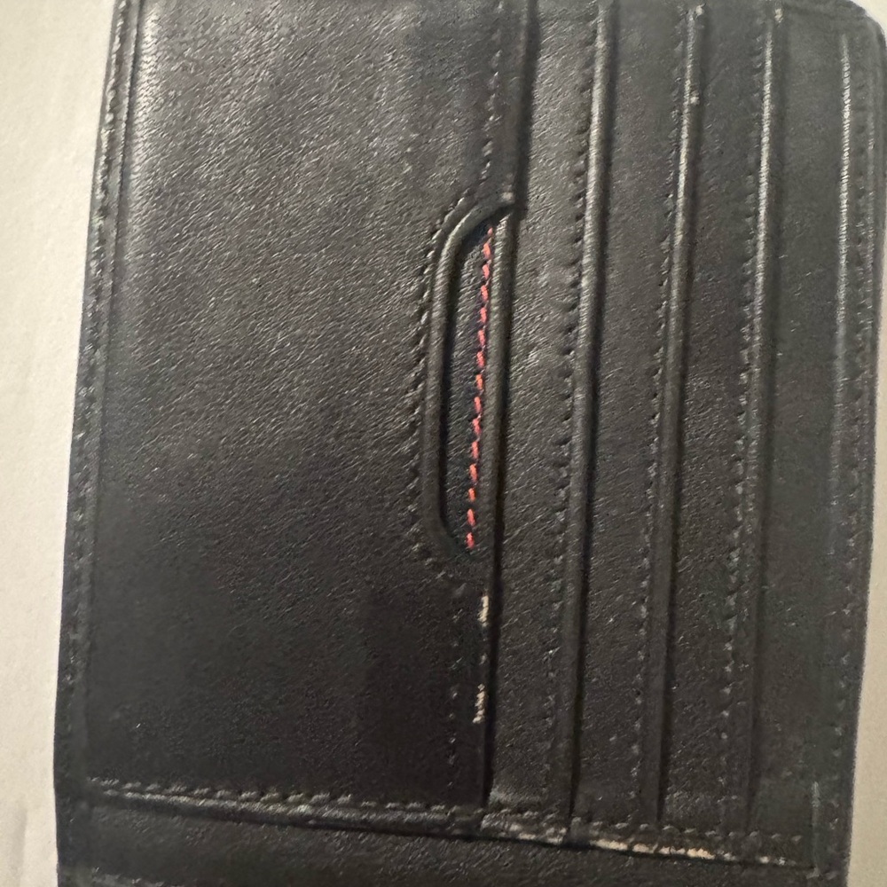 Tumi Leather Wallet - Picture 8 of 9